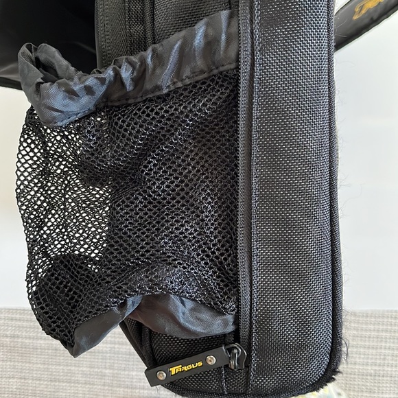 Targus 13” Shoulder/Messenger Laptop Bag with Strap - Picture 9 of 12